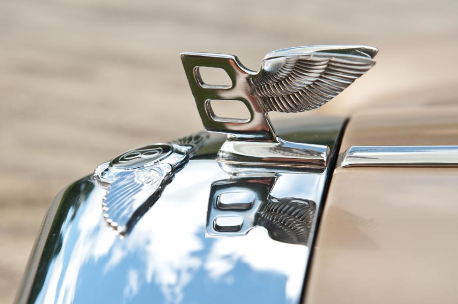 Логотип Bentley T1 1965 года  (фото 4 из 27)